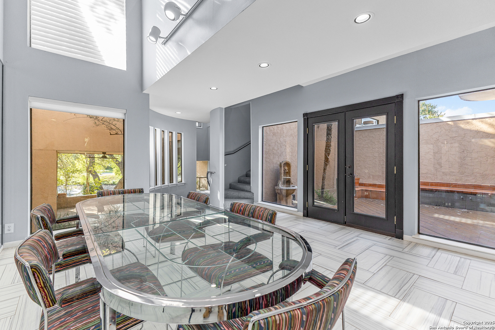 3809 Overlake