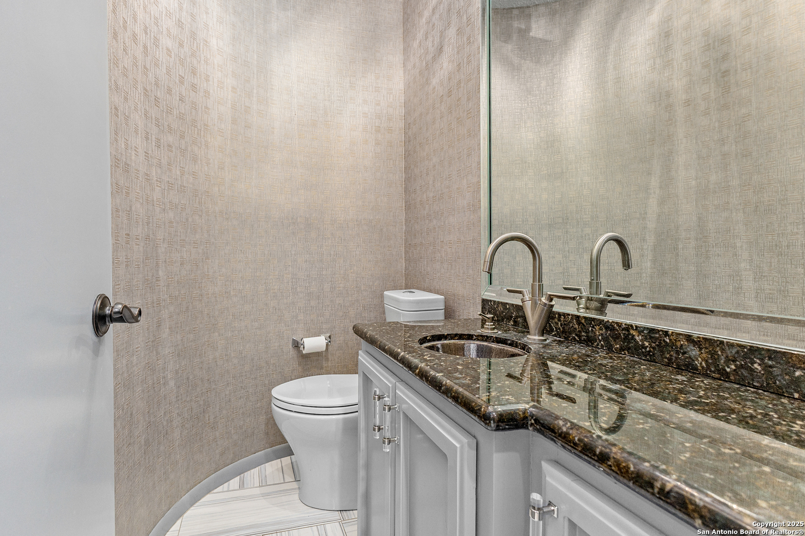 3809 Overlake