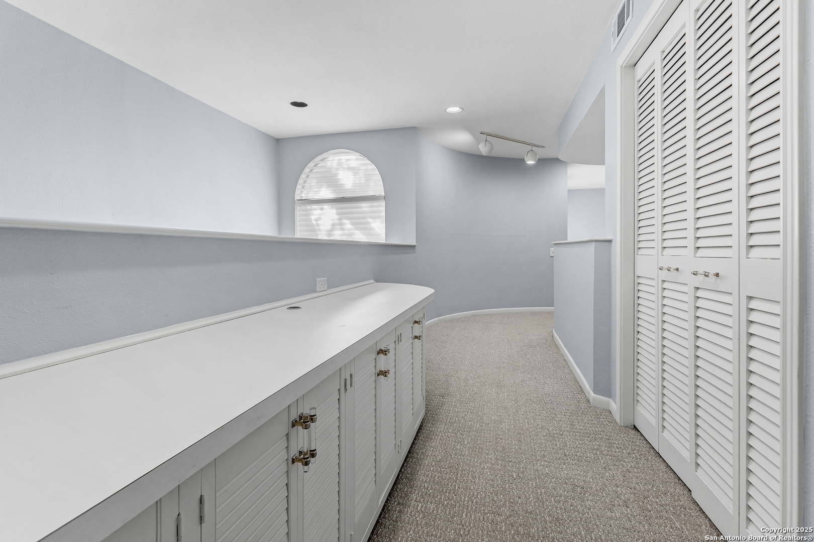 3809 Overlake