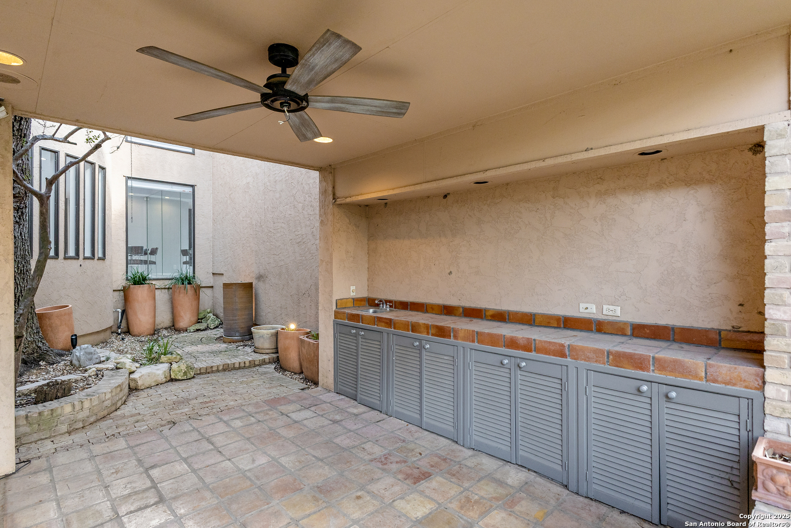 3809 Overlake