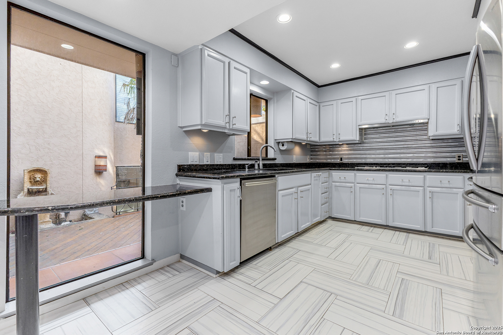 3809 Overlake