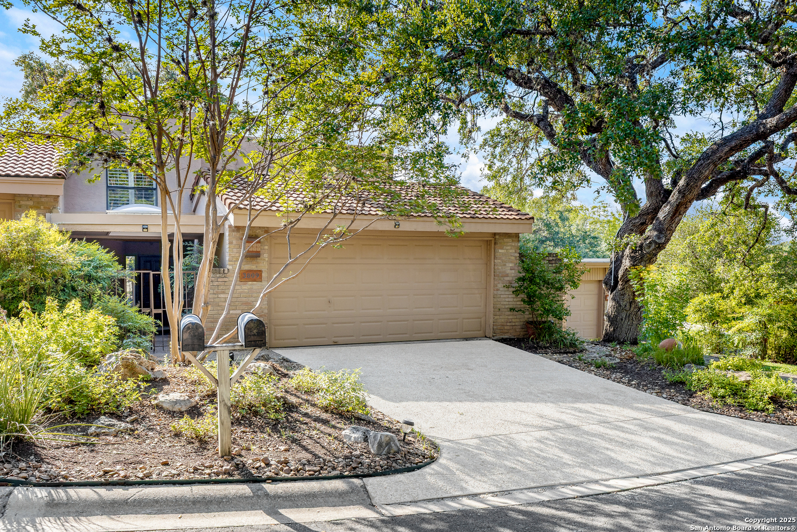 3809 Overlake