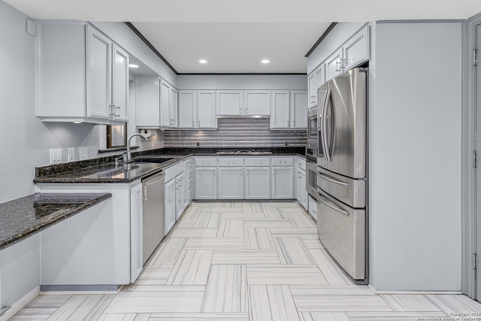 3809 Overlake