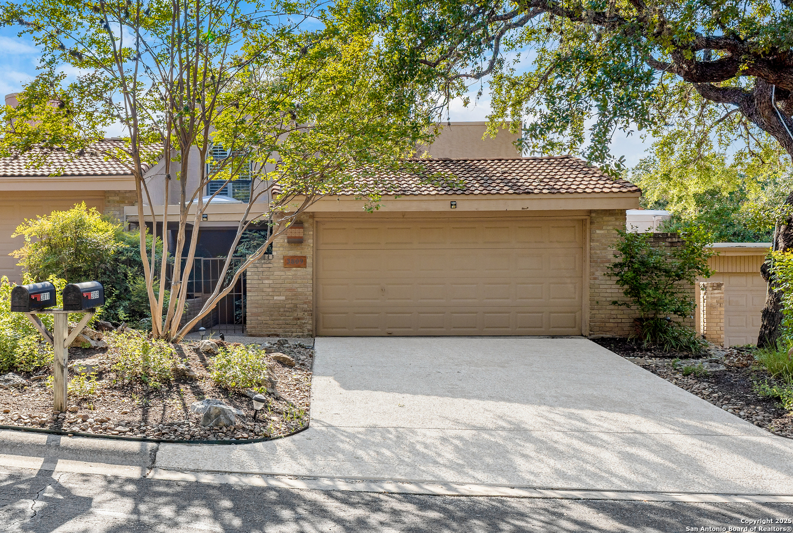 3809 Overlake
