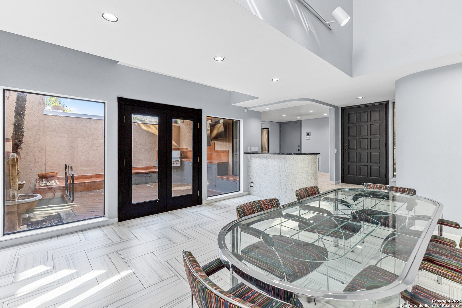3809 Overlake