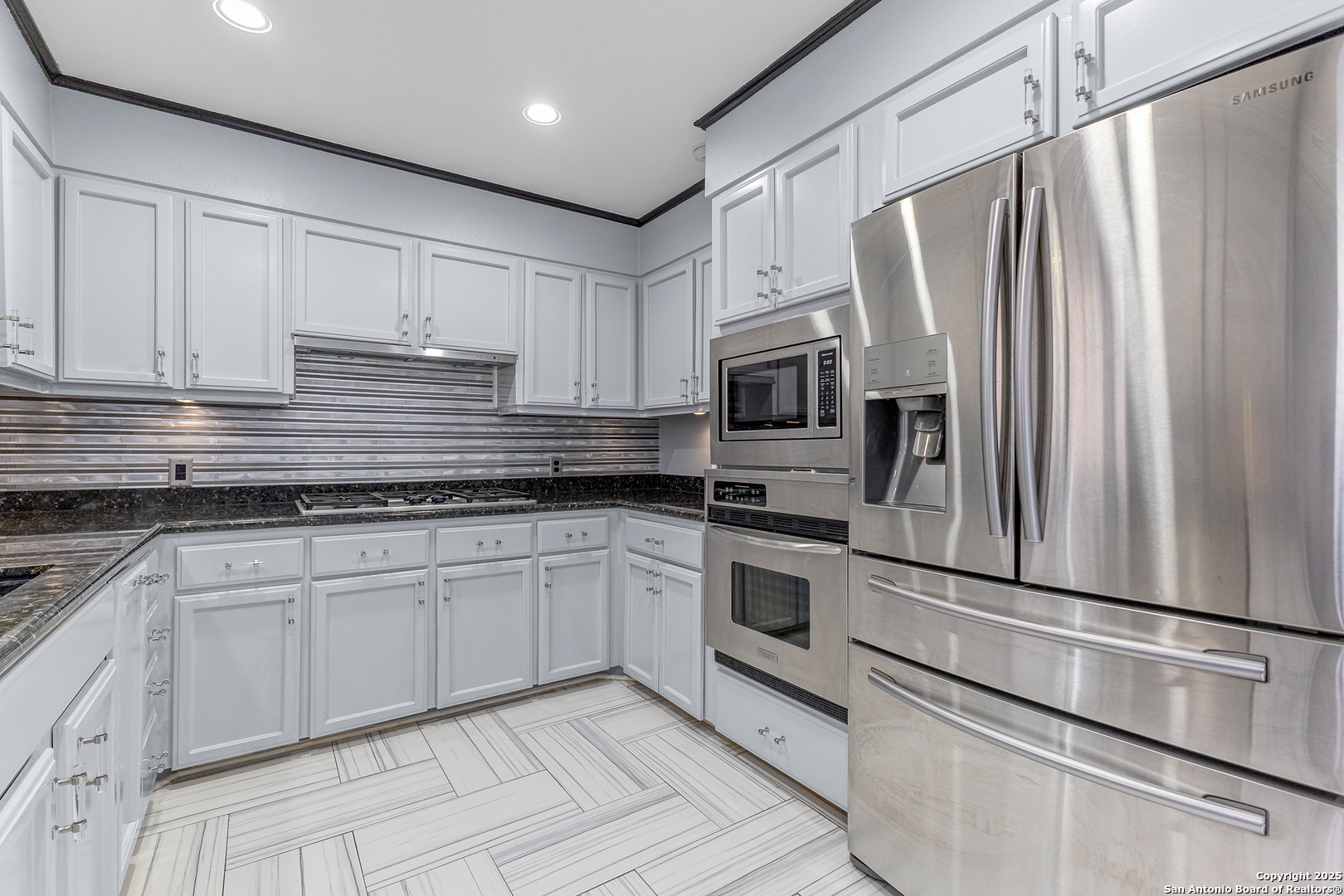 3809 Overlake
