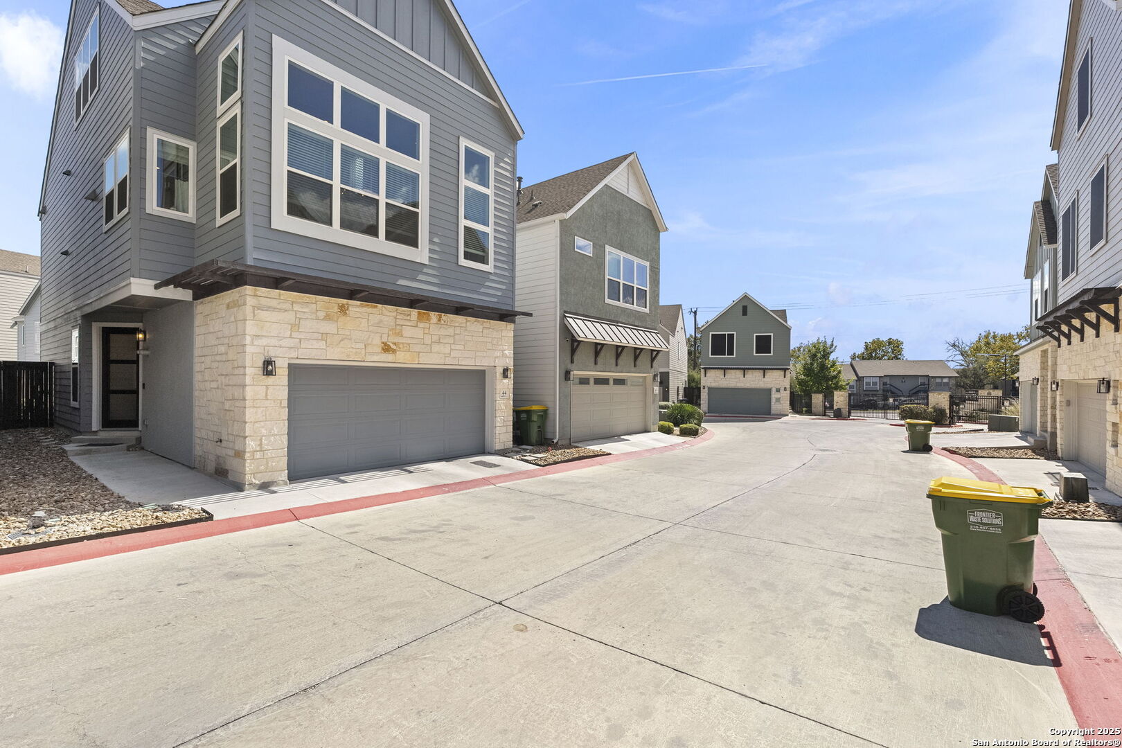 5843 Whitby UNIT 44