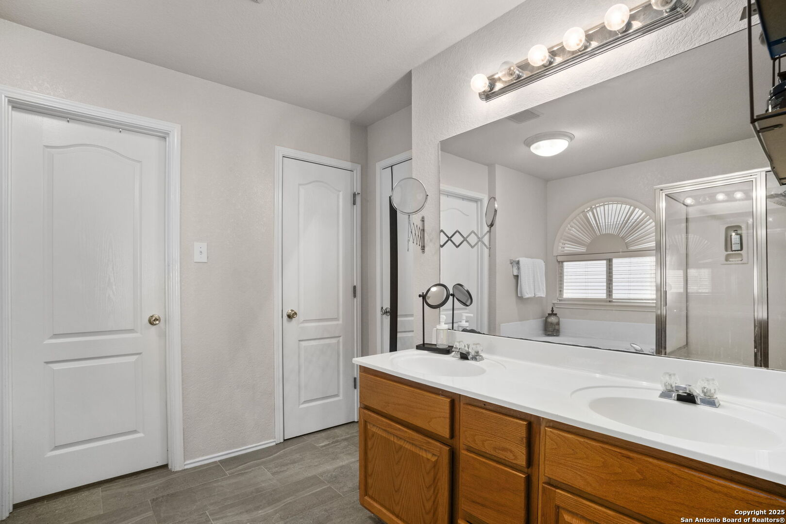 10614 Diamond Rock