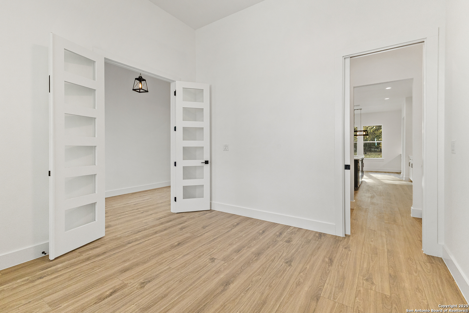 220 TOUCAN DR
