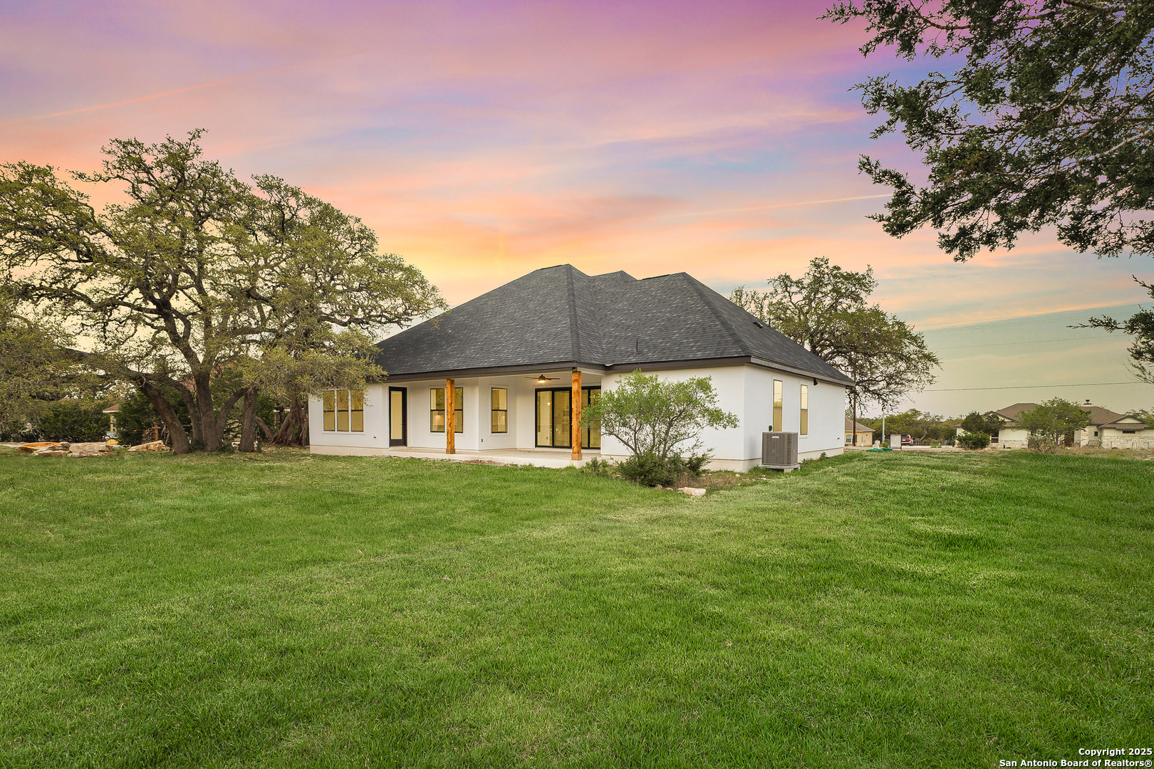 220 TOUCAN DR