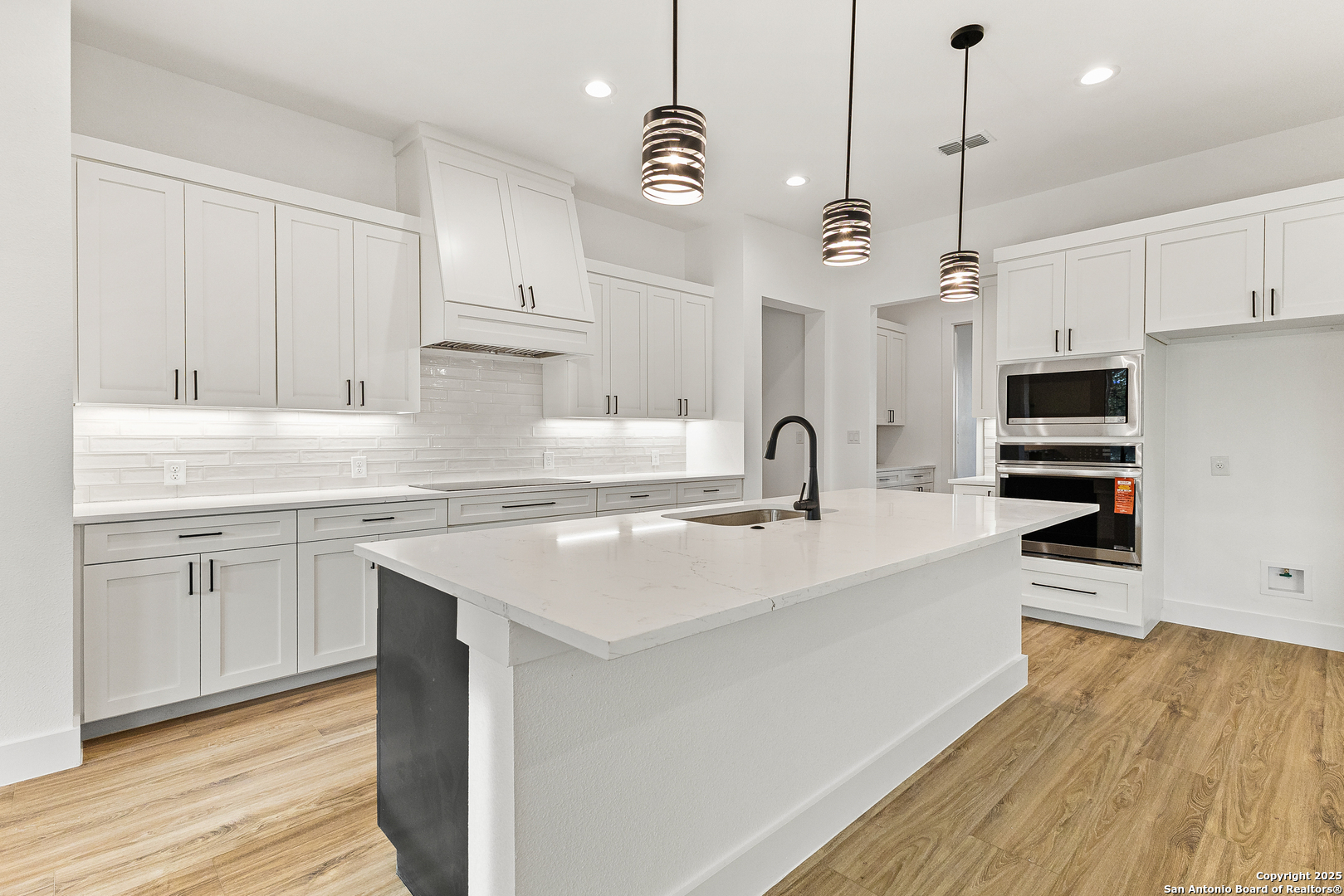 220 TOUCAN DR
