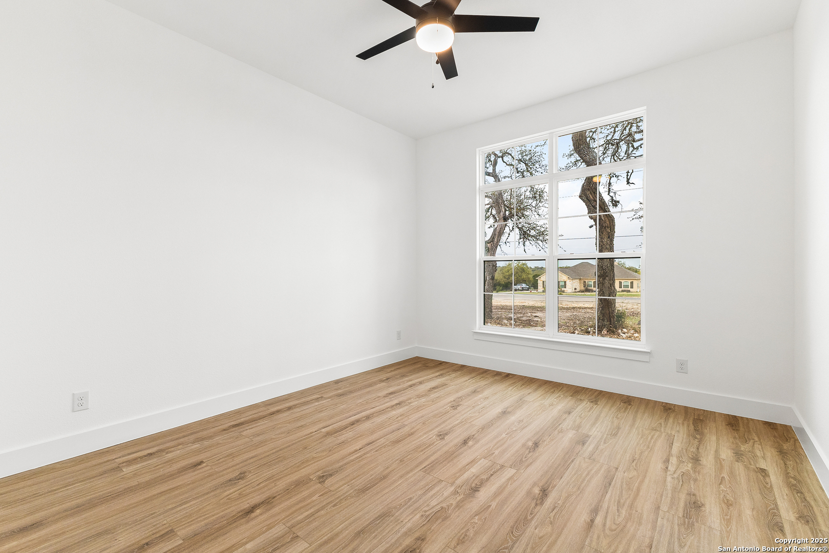 220 TOUCAN DR