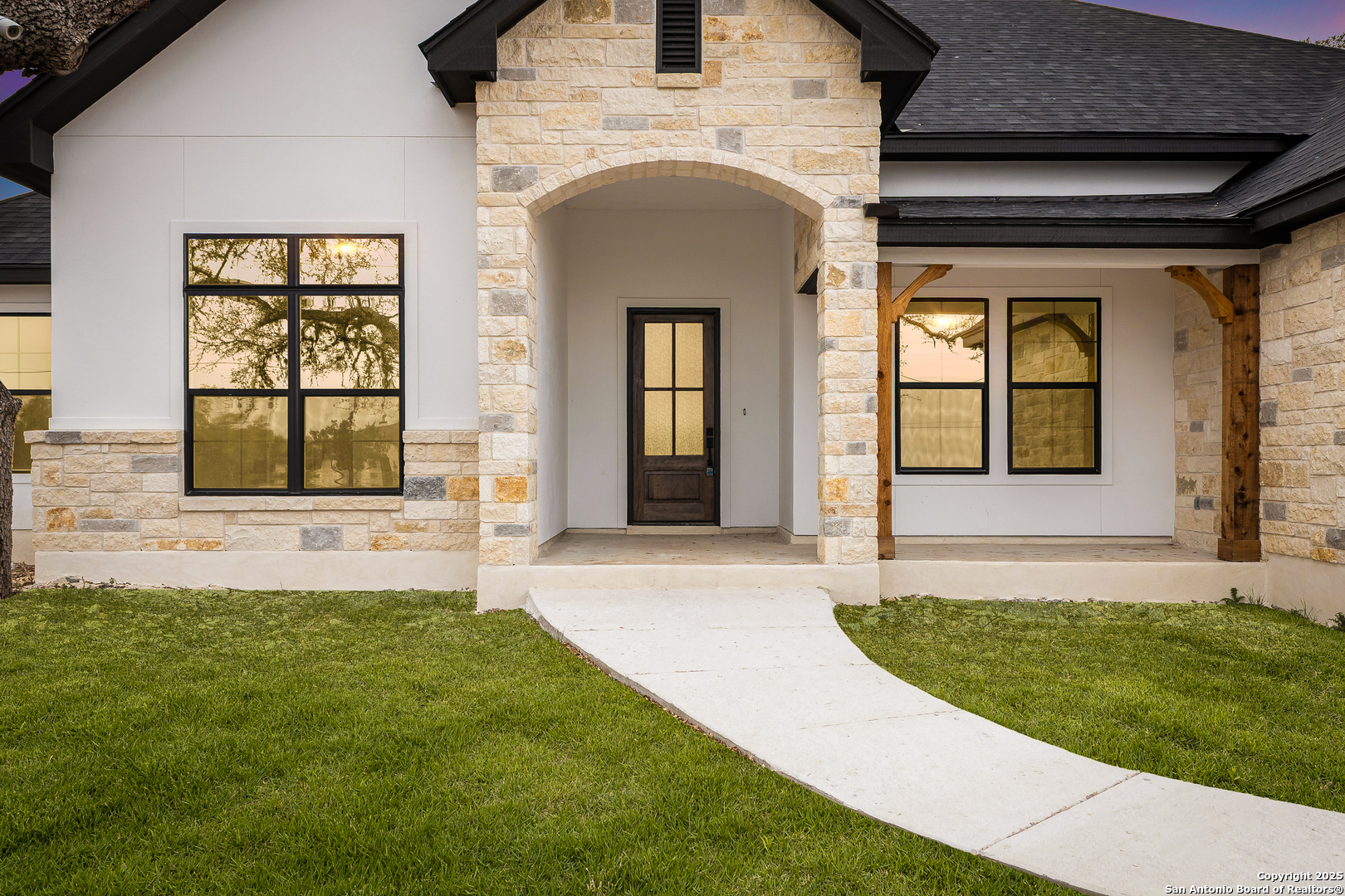 220 TOUCAN DR