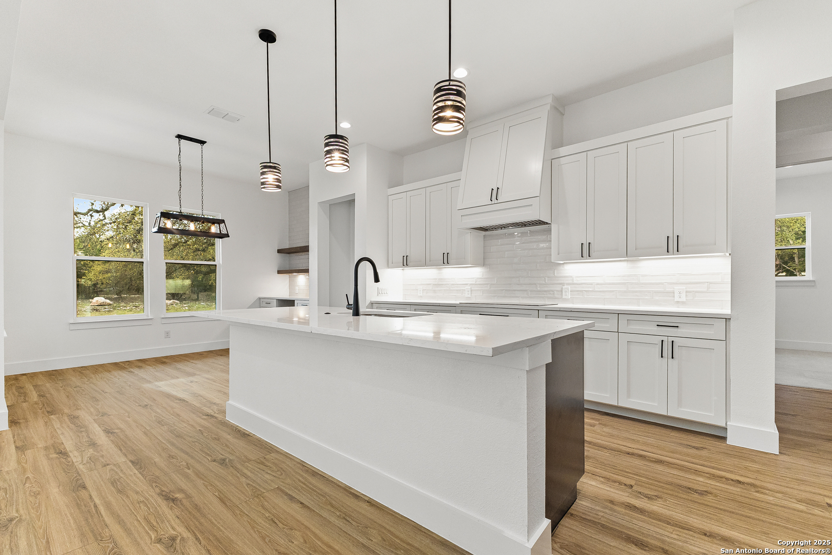 220 TOUCAN DR