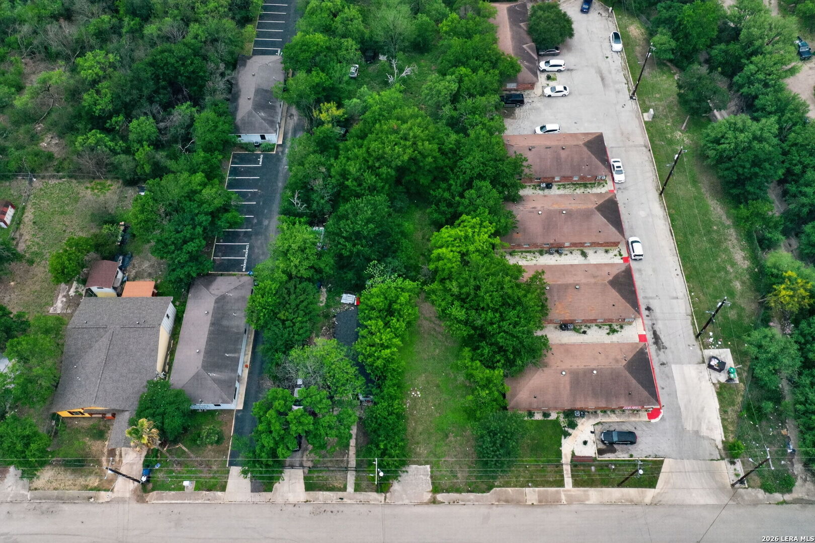 1647 Amanda ST