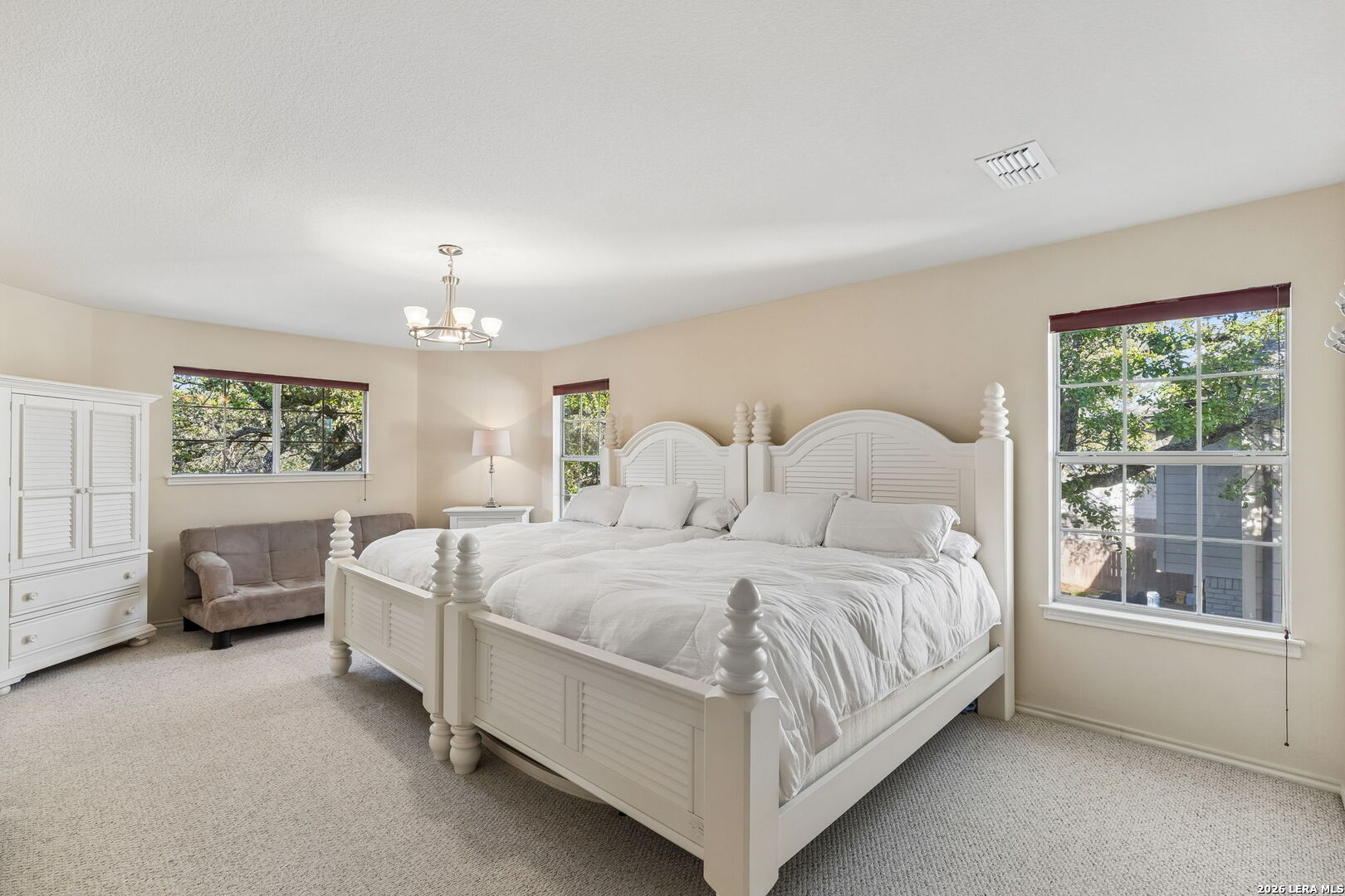 2611 ROGERS CIR
