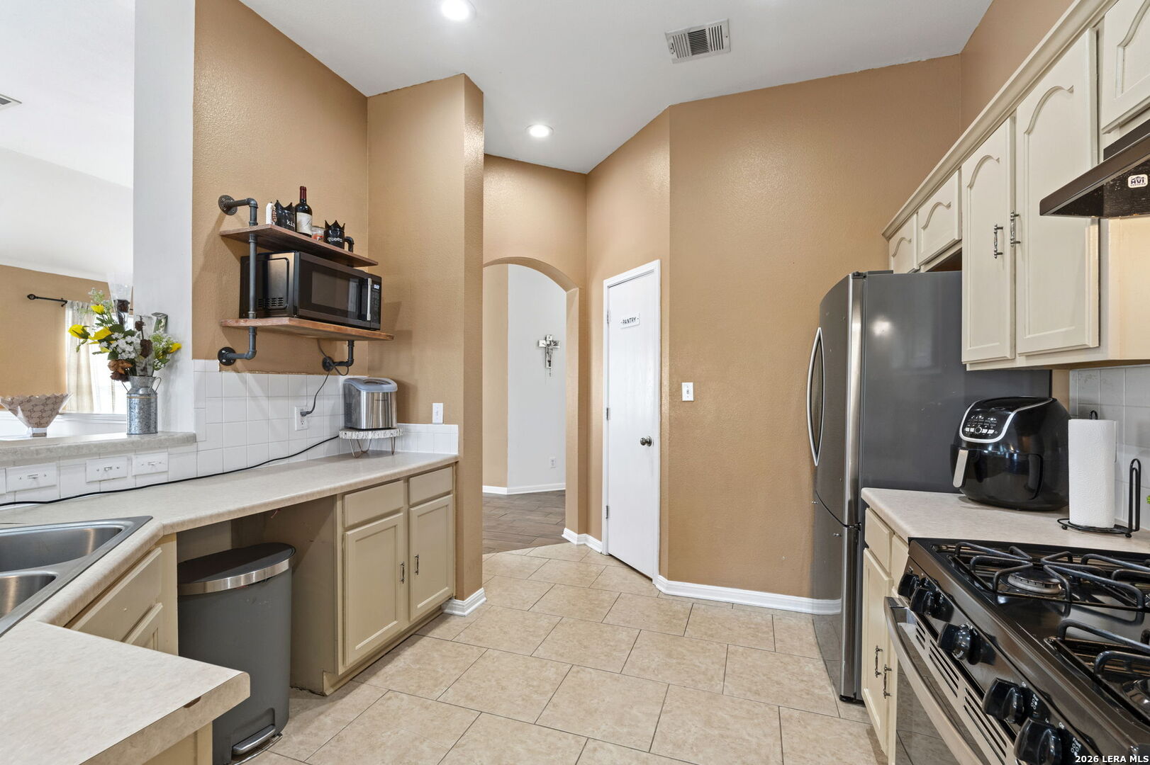 8406 CHERISSE DR