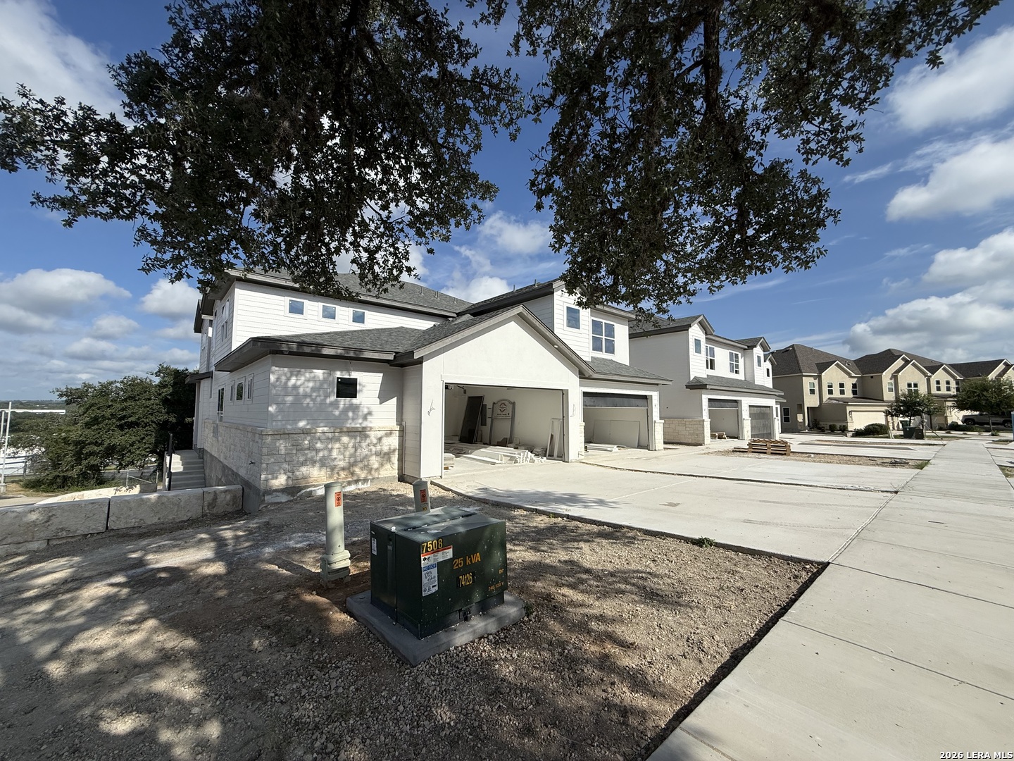 102 MAGNOLIA CIR