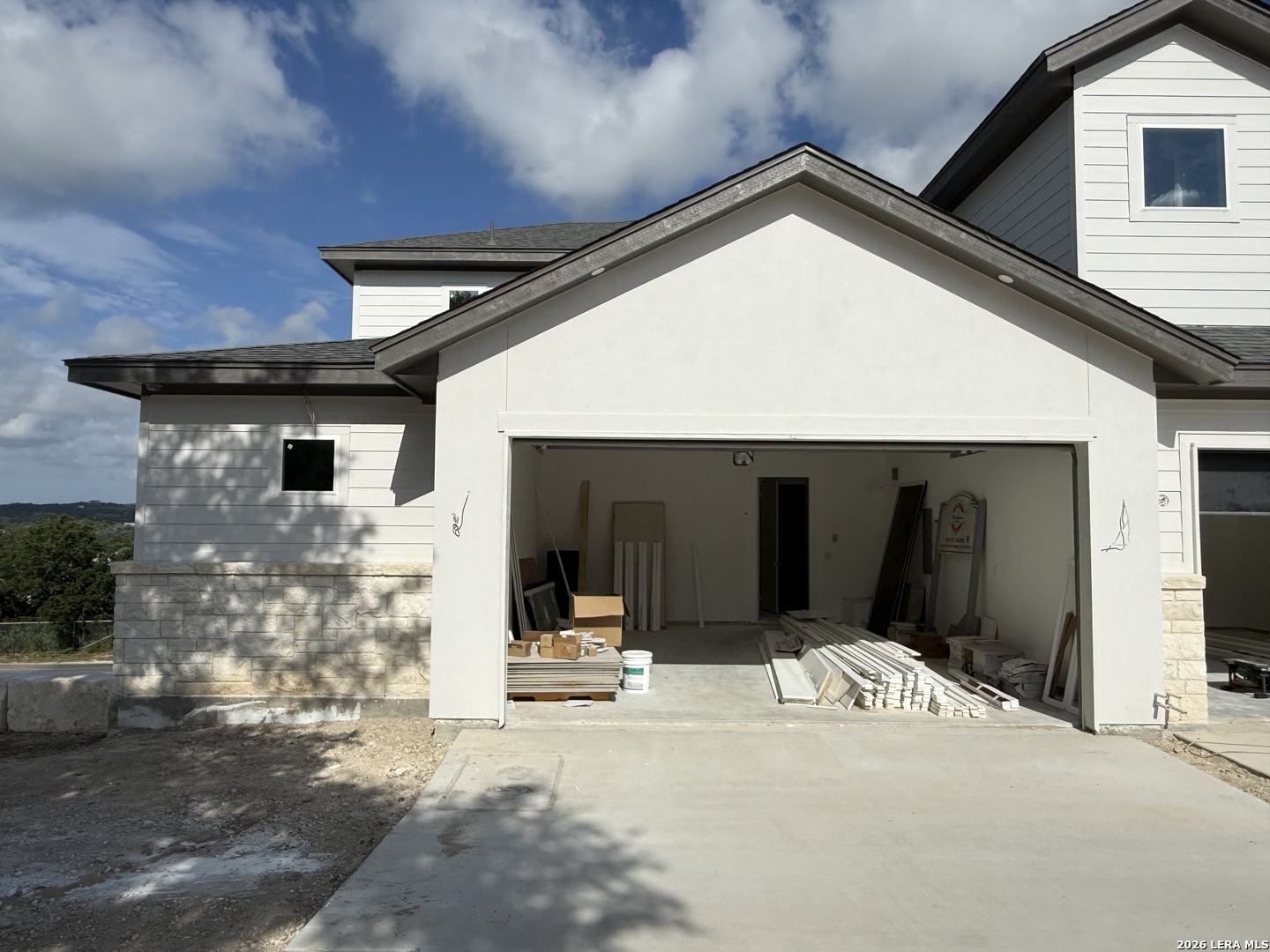 102 MAGNOLIA CIR