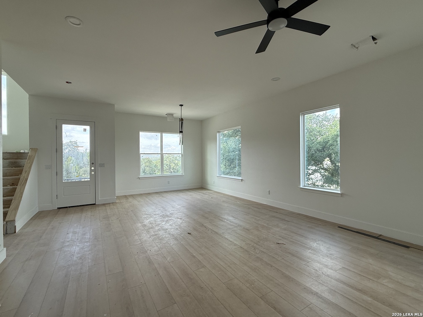 102 MAGNOLIA CIR