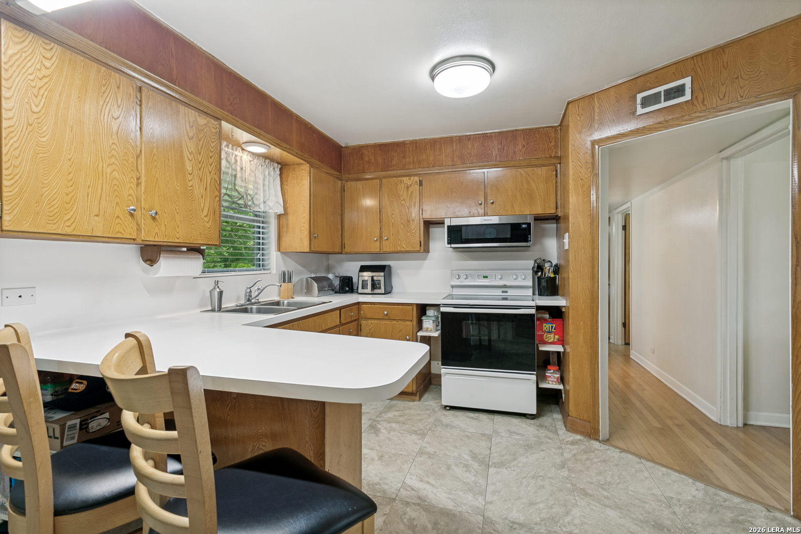 363 E Rampart