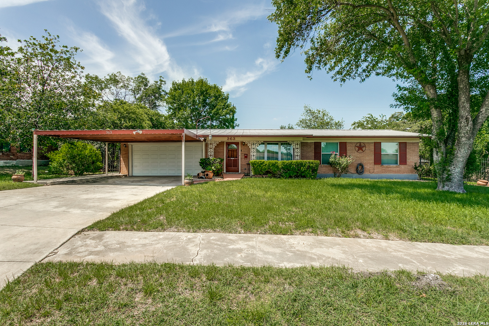 363 E Rampart