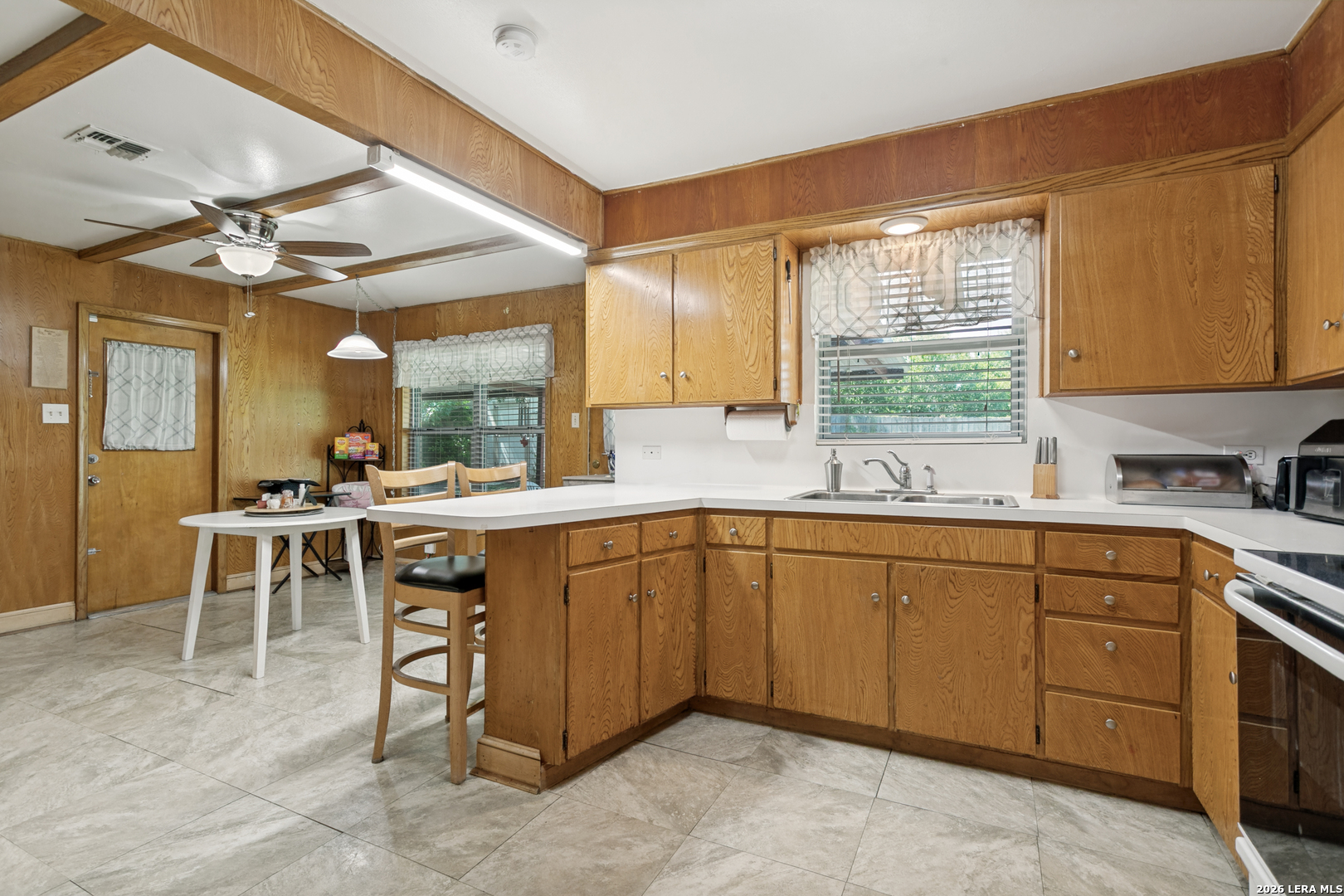 363 E Rampart