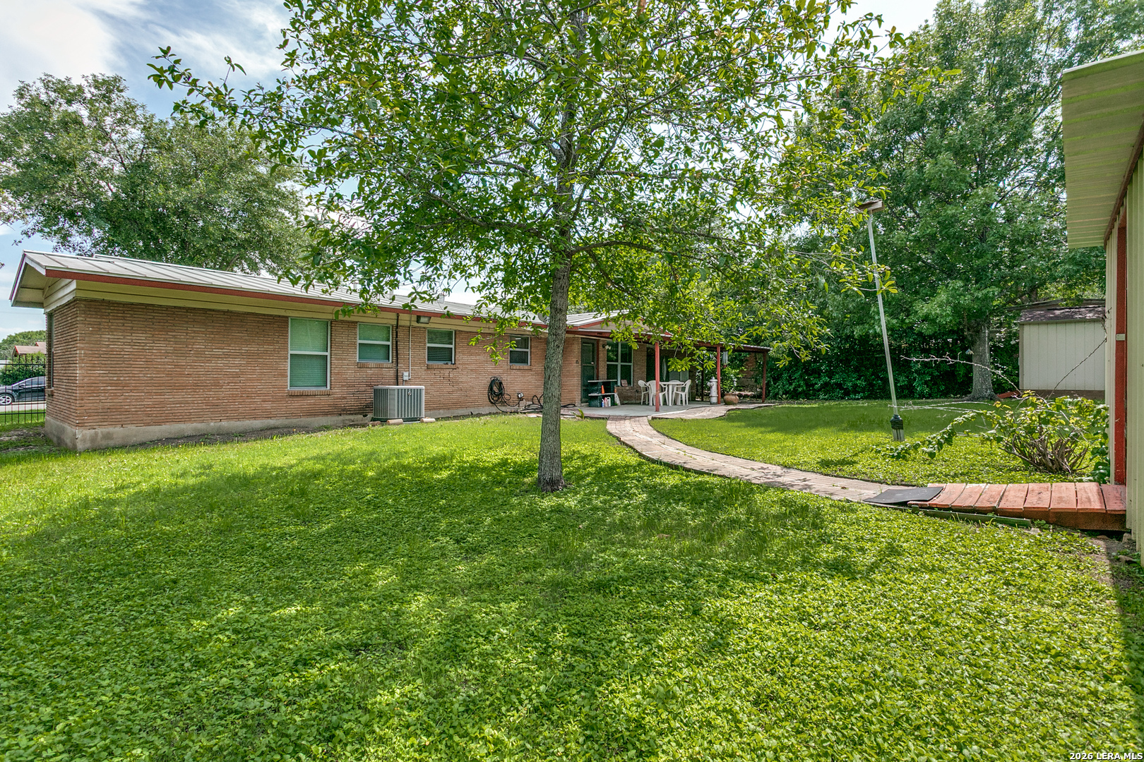 363 E Rampart