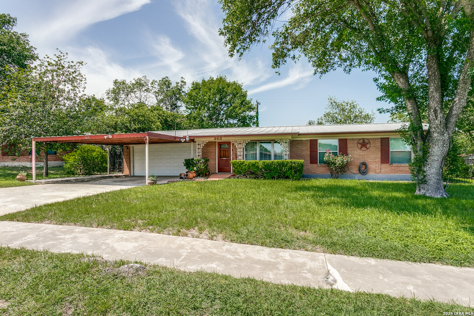 363 E Rampart
