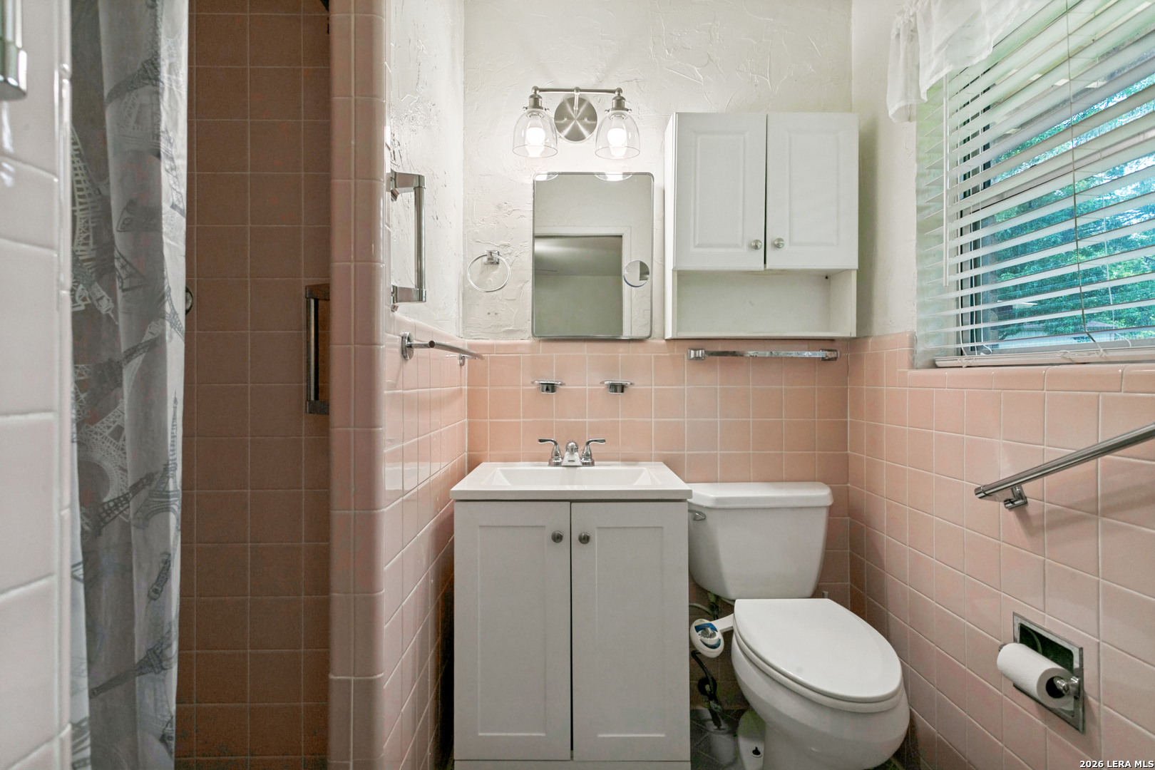 363 E Rampart
