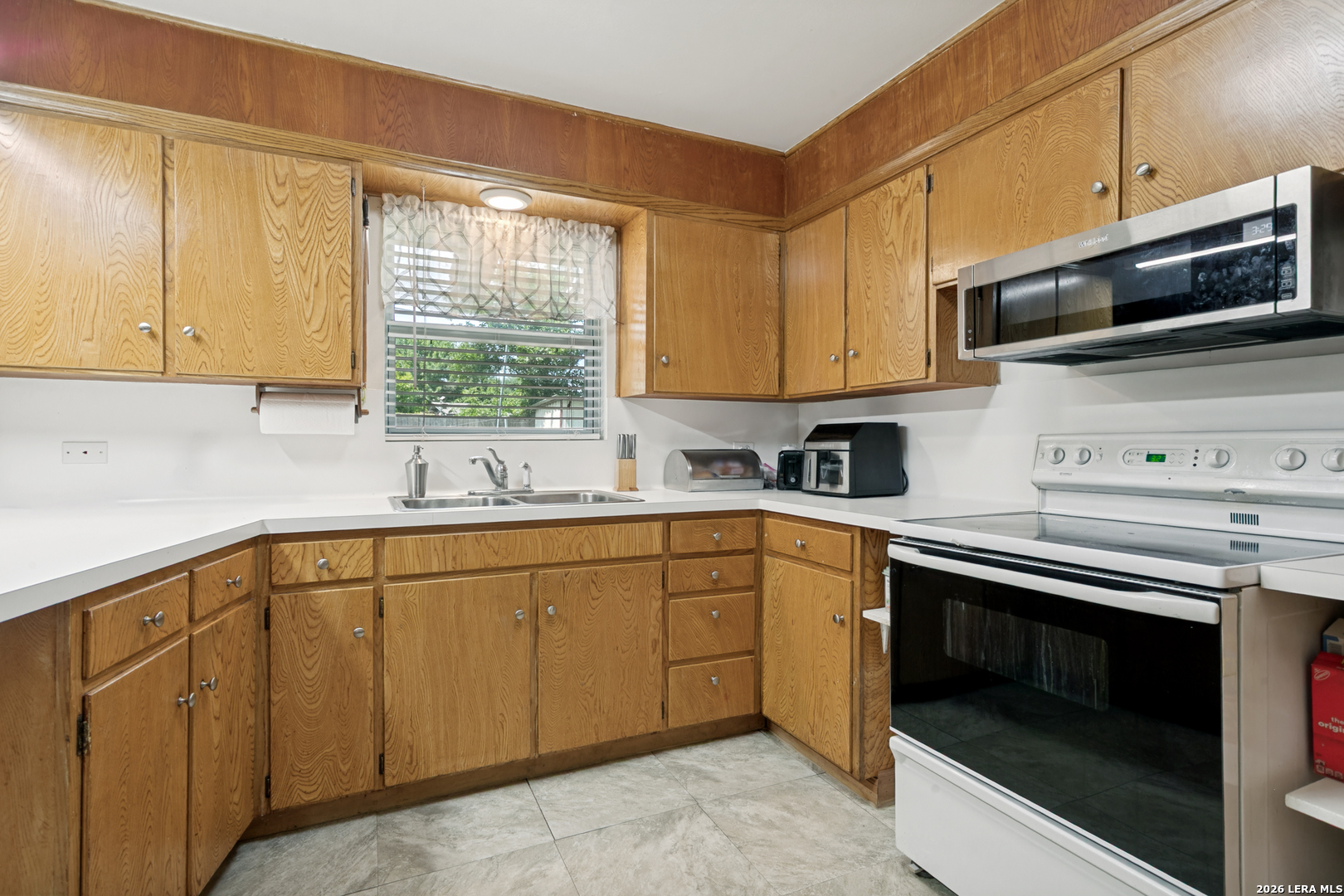 363 E Rampart
