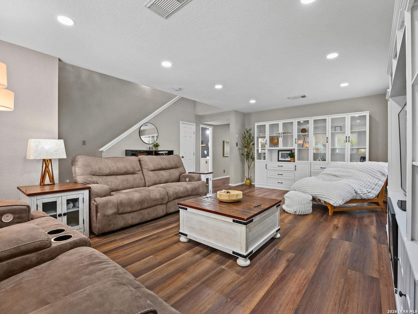 9023 Camino Rey