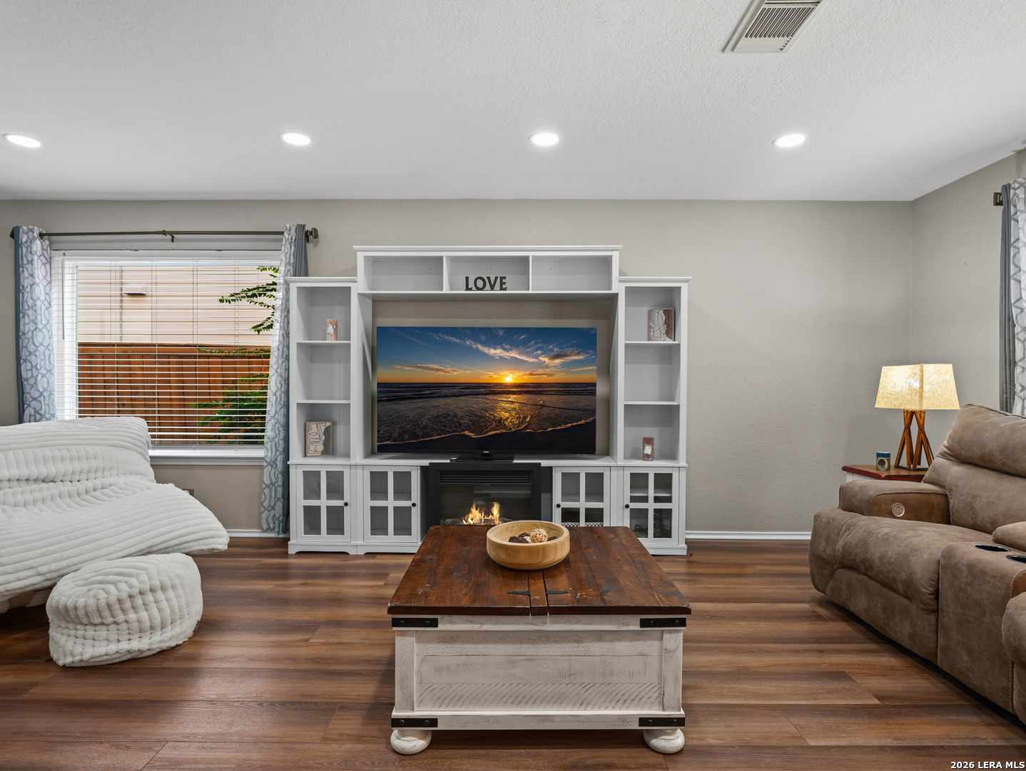 9023 Camino Rey