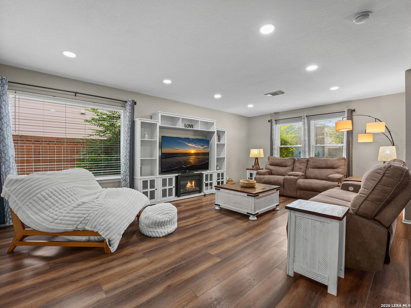 9023 Camino Rey
