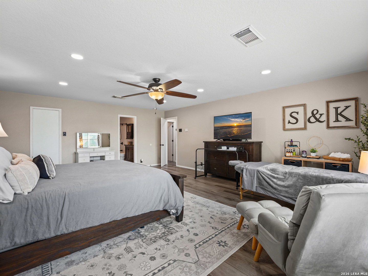 9023 Camino Rey