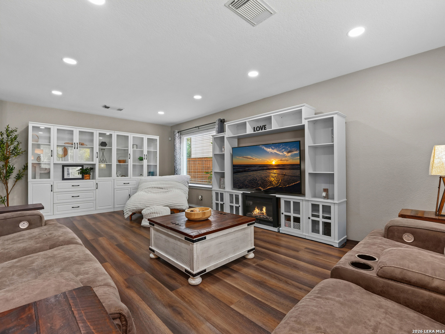 9023 Camino Rey