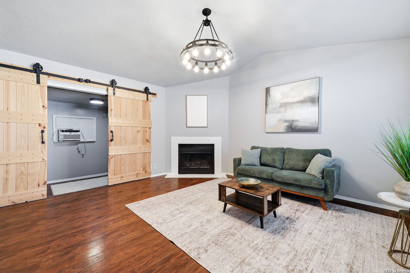 9826 Valley Cabin