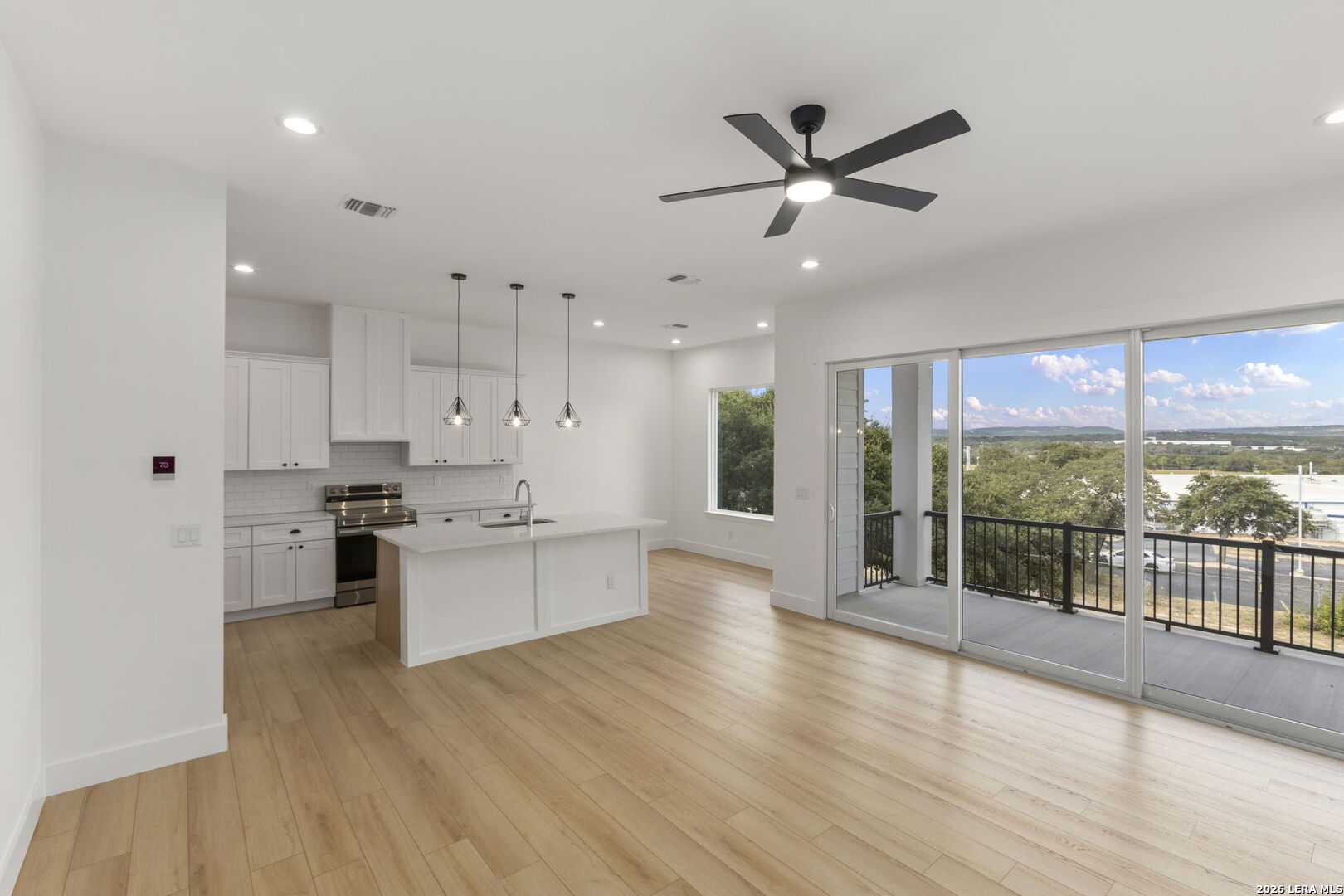 102 MAGNOLIA CIR