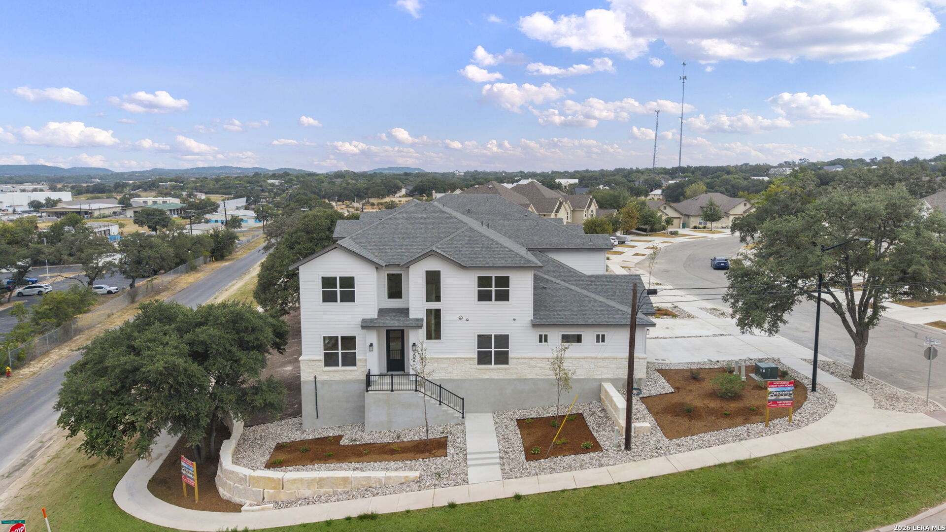 102 MAGNOLIA CIR