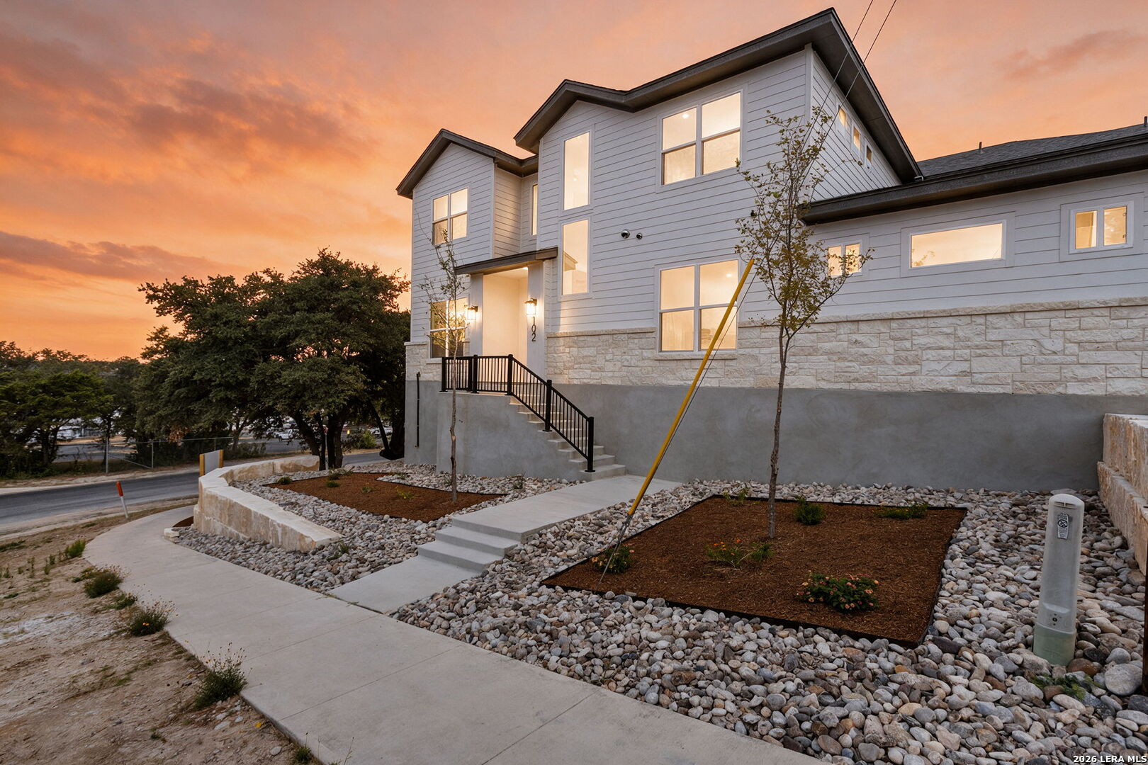 102 MAGNOLIA CIR