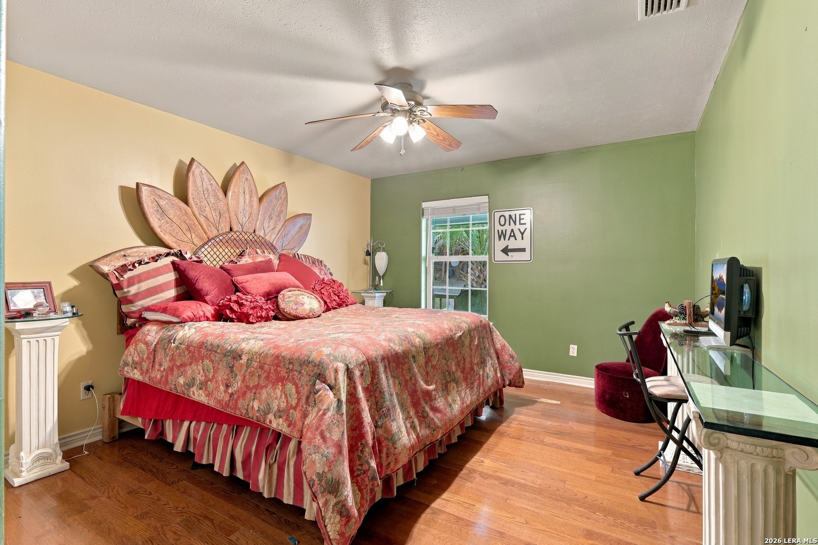 1180 Elm Valley