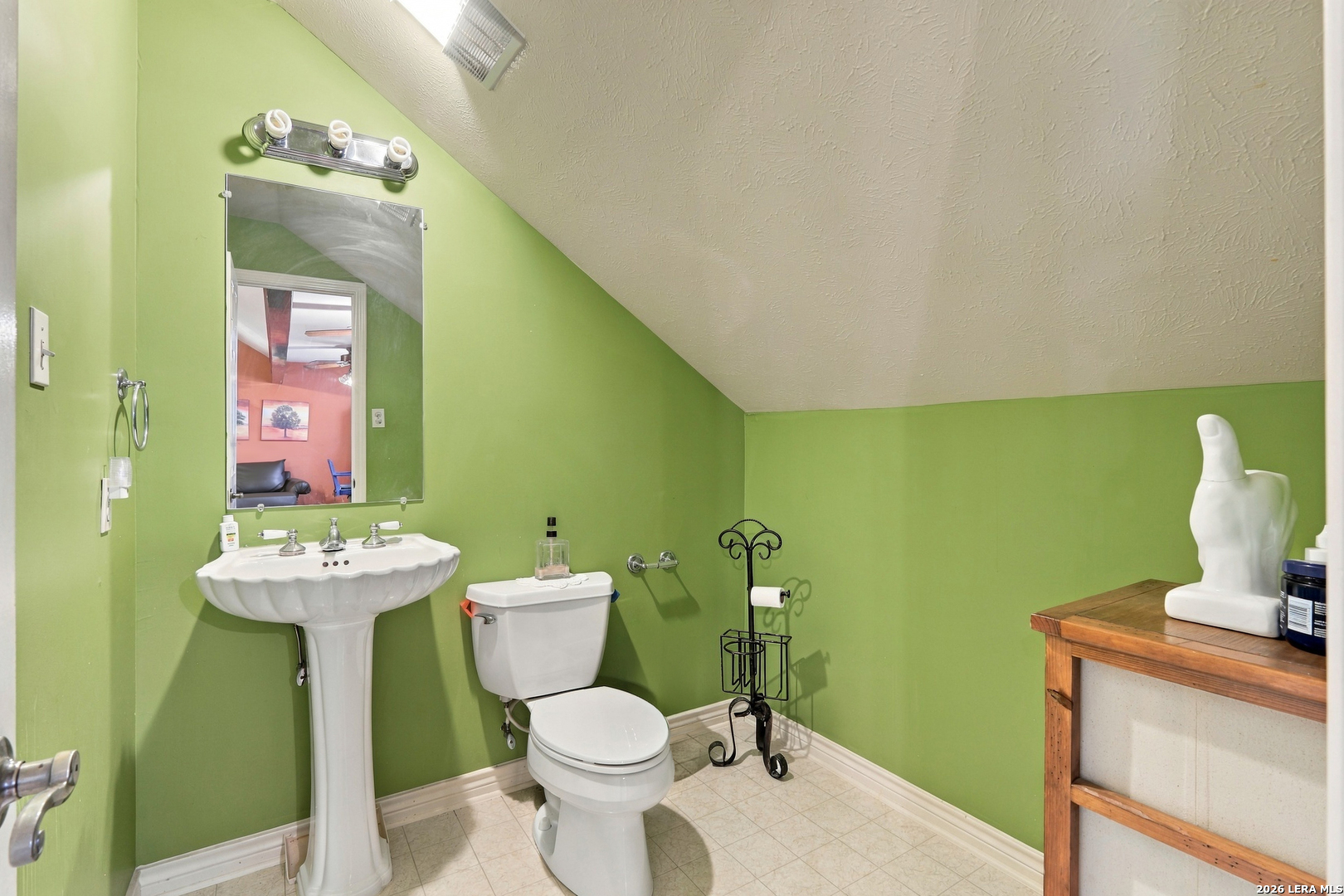 1180 Elm Valley