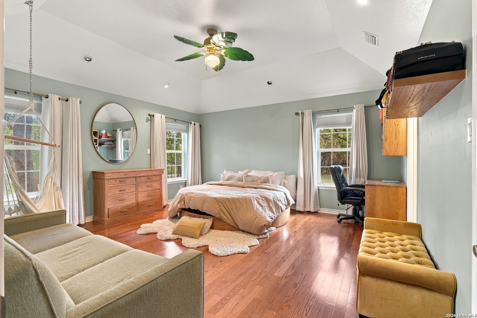 1180 Elm Valley