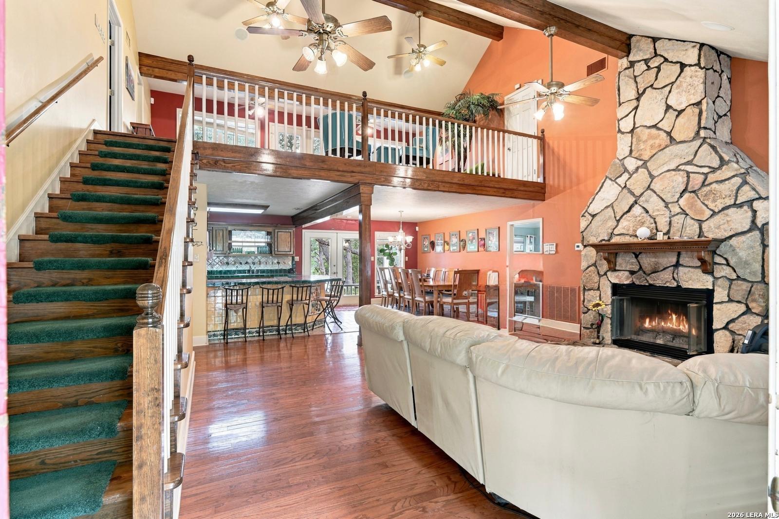 1180 Elm Valley