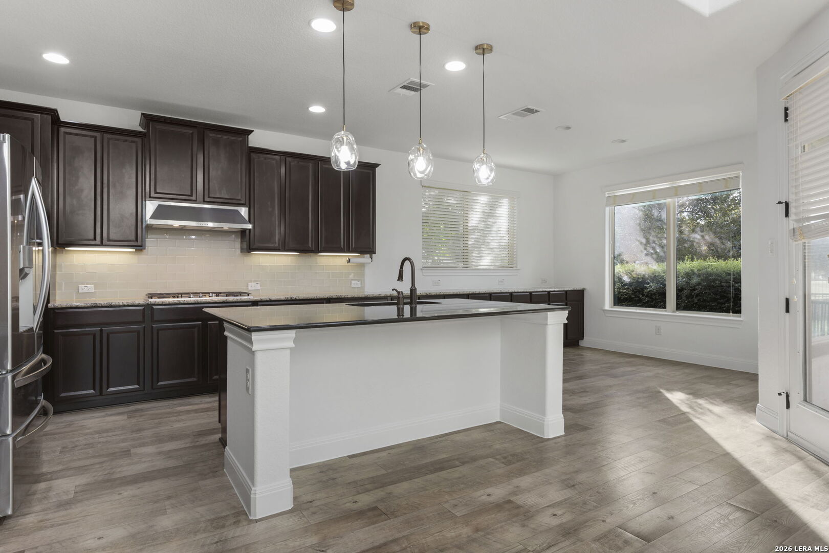 7 MARBELLA CT