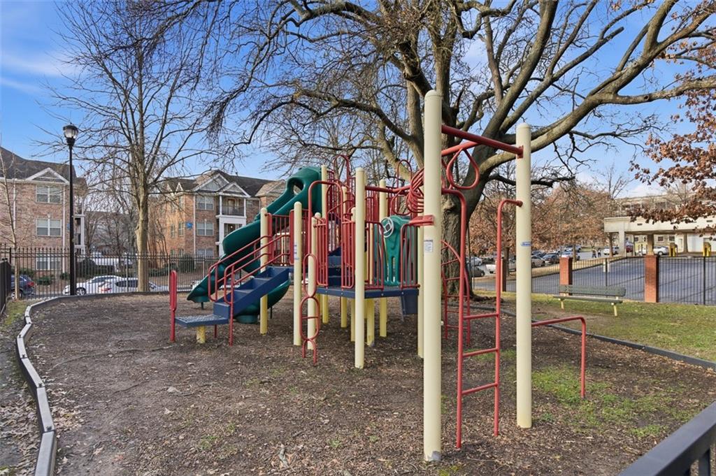 211 Merritts Avenue NW