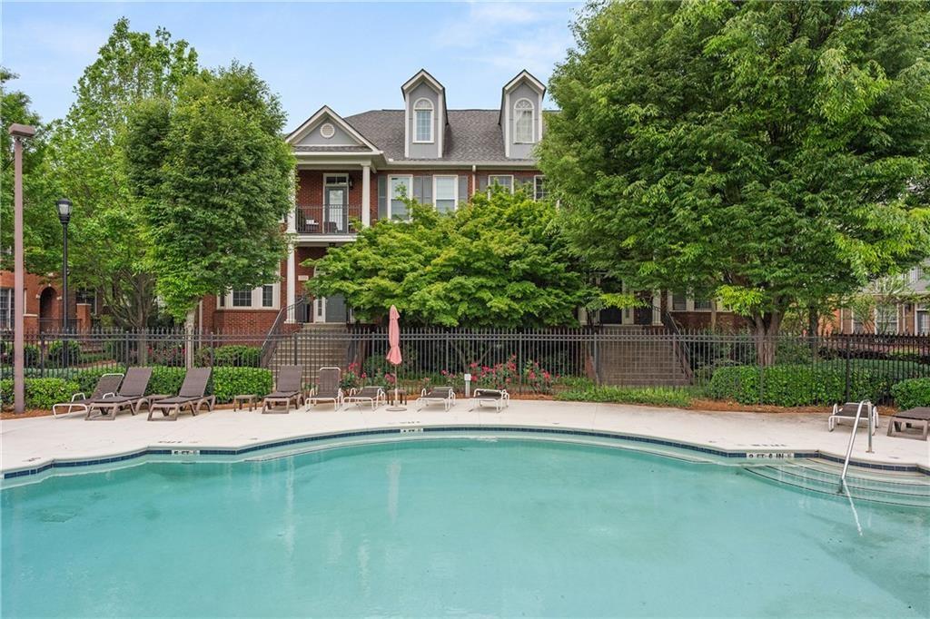 211 Merritts Avenue NW