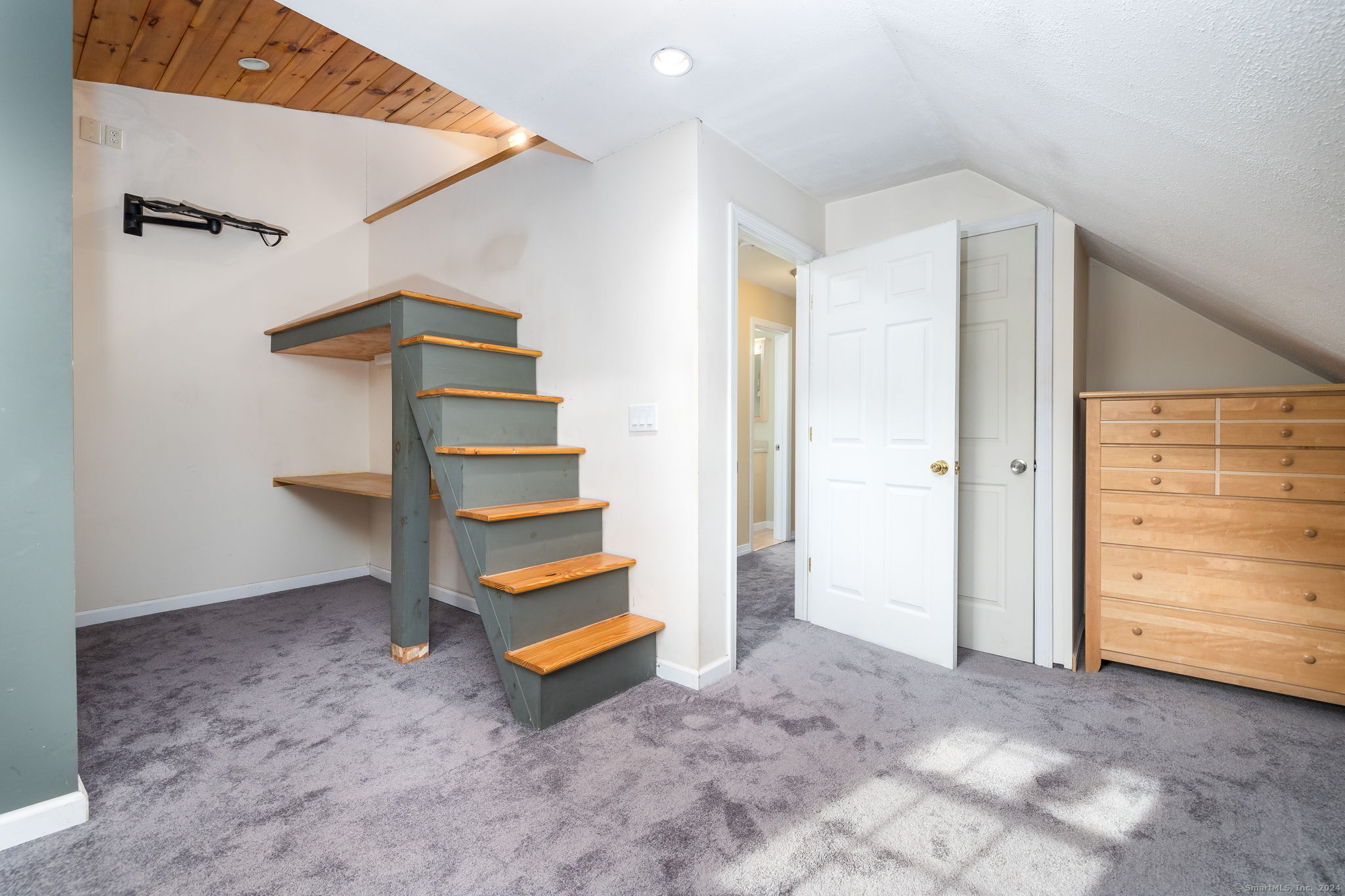 13 Edgewood Street