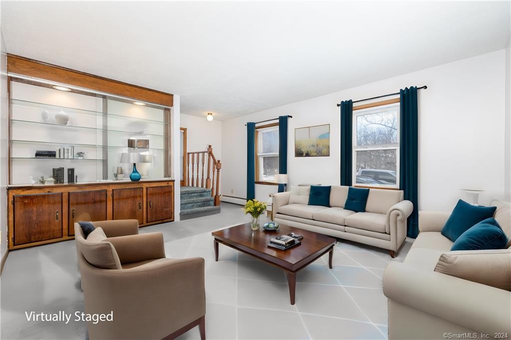 83 Airline Avenue