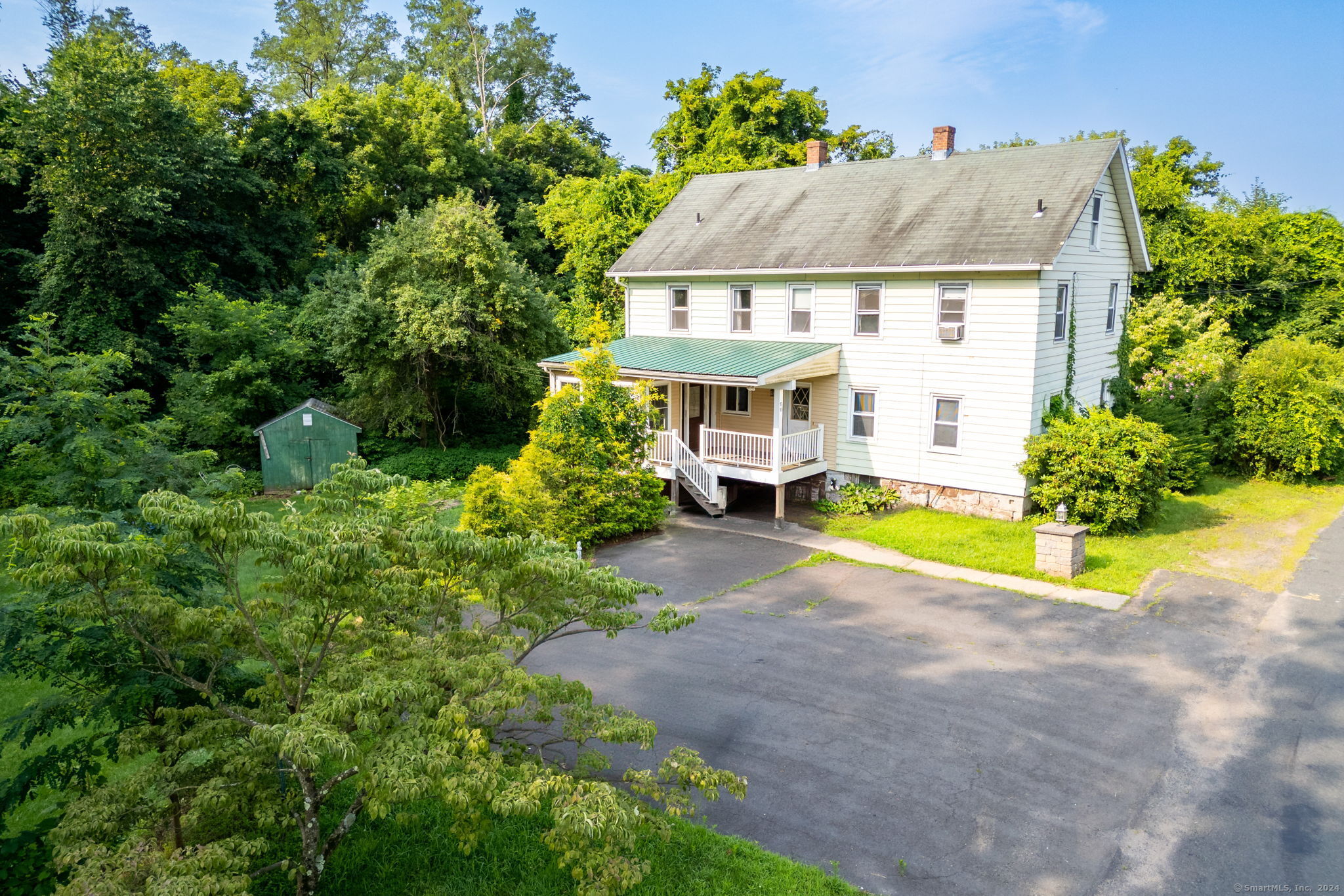 83 Airline Avenue